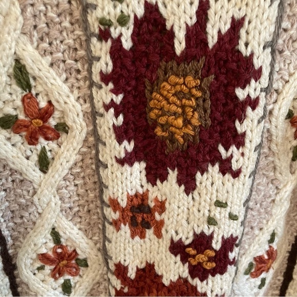 Vintage chunky 3D look Fall floral sweater size L - Picture 14 of 16